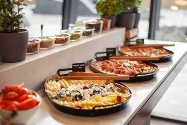 هتل Courtyard By Marriott Vilnius City Center