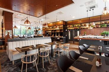 هتل Courtyard By Marriott Vilnius City Center