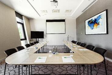 هتل Courtyard By Marriott Vilnius City Center