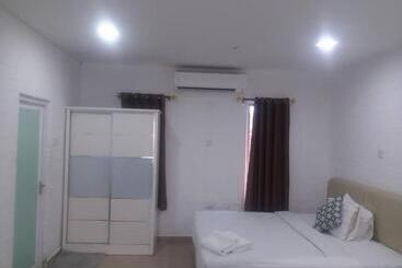 هتل D Lima Beach Inn