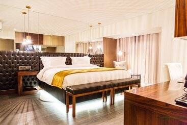 Grand Plaza Hotel Nampula