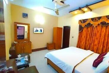 هتل Royal Residency Guest House Karachi