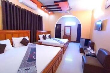 هتل Royal Residency Guest House Karachi