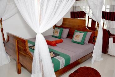 هتل Sumimal Resort Polhena
