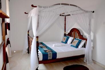 هتل Sumimal Resort Polhena