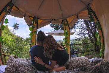 Levit Glamping Hotel Guatapé Peñol
