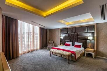 Sky Hotel Baku