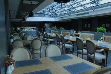 Sky Hotel Baku