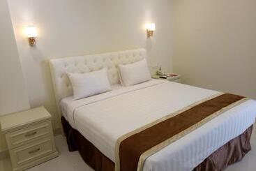 Grand Town Hotel Mandai
