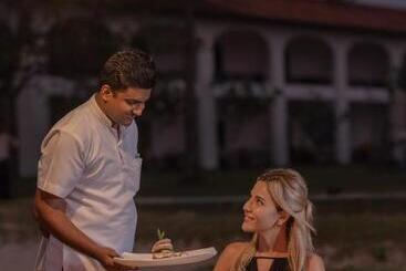 هتل Heritance Ayurveda   All Meals And Treatments