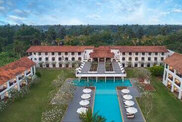 هتل Heritance Ayurveda   All Meals And Treatments