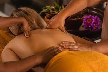 هتل Heritance Ayurveda   All Meals And Treatments
