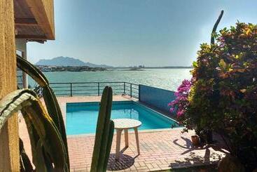 هتل Hospedagem Sol E Mar