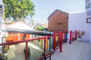 هتل Reddoorz Near Pantai Boom