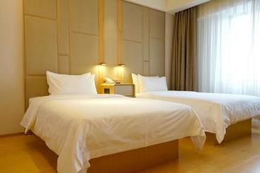 Ji Hotel Qiqihar Emancipation Door