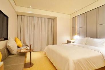 Ji Hotel Qiqihar Emancipation Door