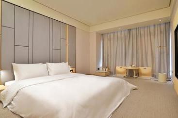 Ji Hotel Qiqihar Emancipation Door