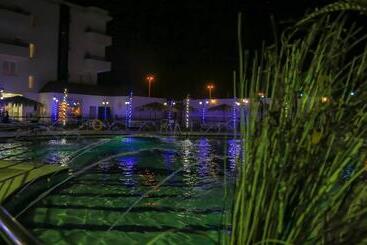 استراحتگاه Relax Beach