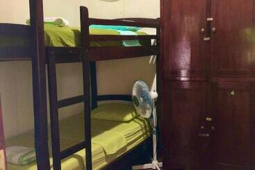 هاستل Casa Lula León Hostal