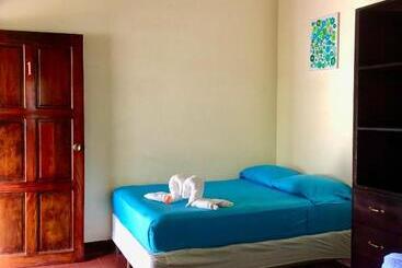 هاستل Casa Lula León Hostal