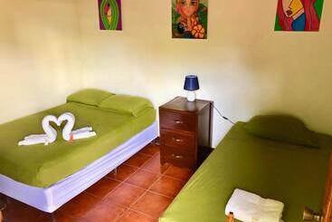 هاستل Casa Lula León Hostal
