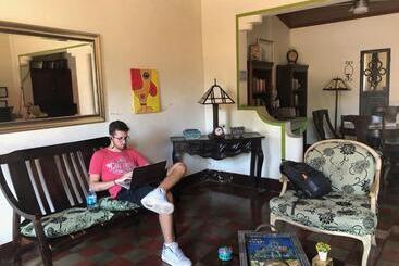 هاستل Casa Lula León Hostal