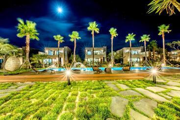 هتل Arts Spa&poolvilla