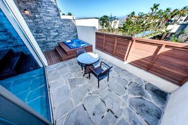 هتل Arts Spa&poolvilla