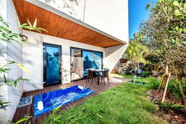 هتل Arts Spa&poolvilla
