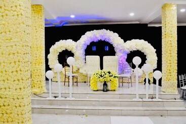 هتل Limoh Suites