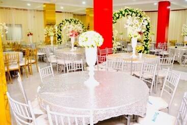هتل Limoh Suites