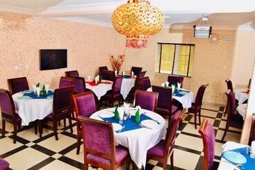 هتل Limoh Suites