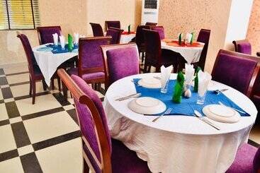 هتل Limoh Suites