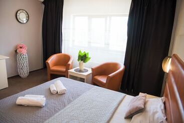 هتل Mbi Travel Inn