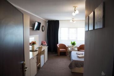 هتل Mbi Travel Inn