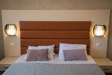 هتل Mbi Travel Inn