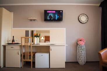هتل Mbi Travel Inn
