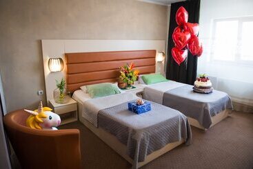 هتل Mbi Travel Inn