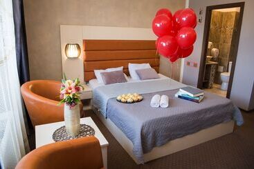 هتل Mbi Travel Inn