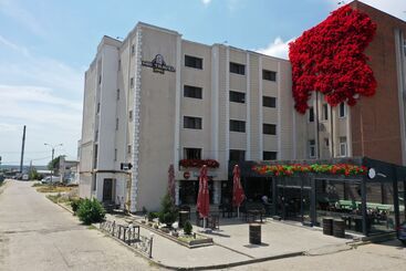 هتل Mbi Travel Inn
