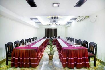 هتل Panshi Inn Sylhet