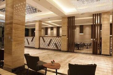 هتل Pyramid Suites