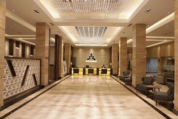 هتل Pyramid Suites