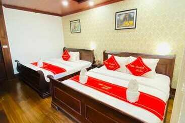 هتل Luang Prabang Villa Sirikili River View