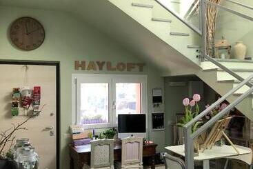 تختخواب و صبحانه Hayloft