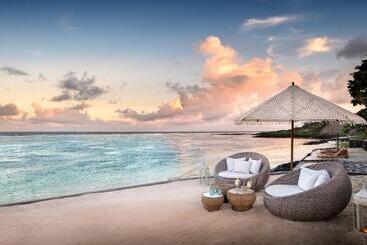 تختخواب و صبحانه La Maison D Eté Hotel By Newmark