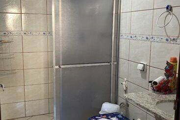 تختخواب و صبحانه Zizi Home