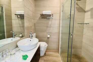 Clarendon Hotel Melbourne