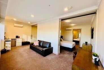 Clarendon Hotel Melbourne
