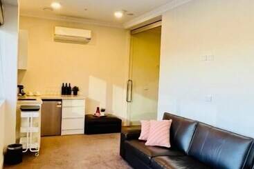 Clarendon Hotel Melbourne